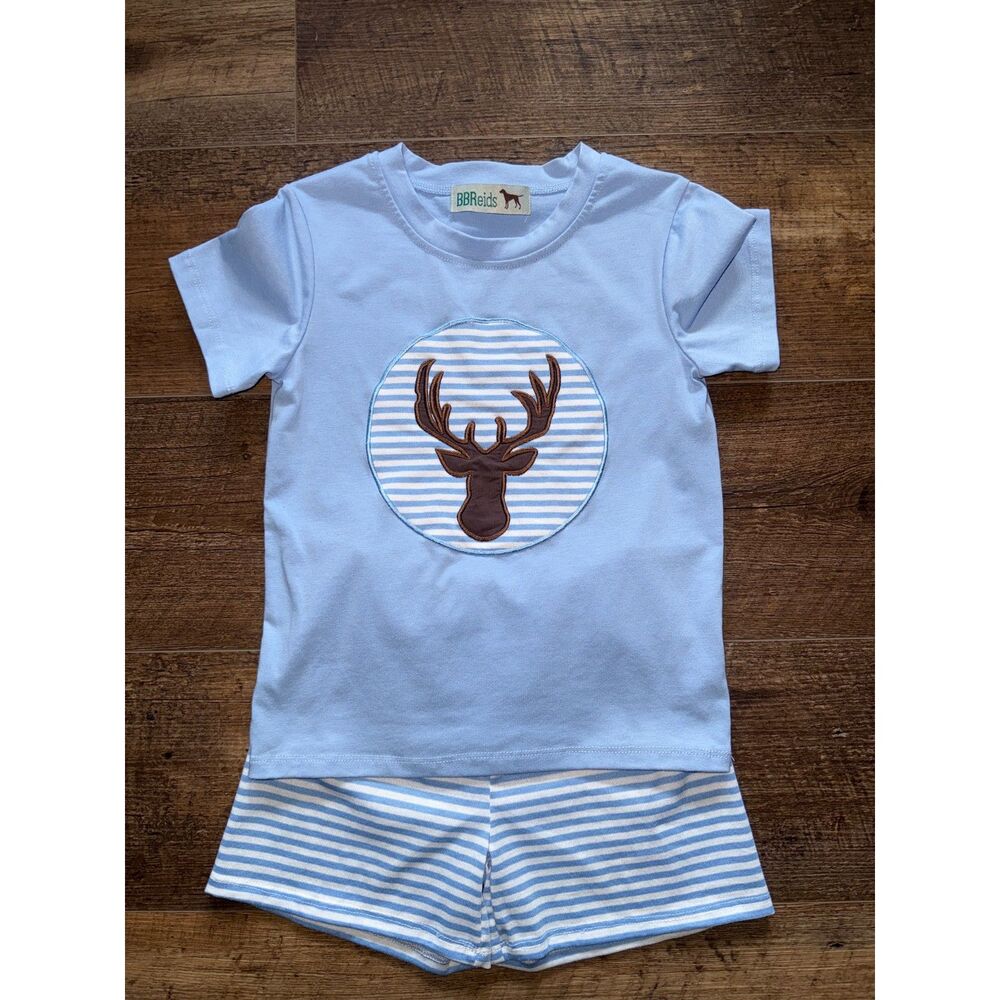 Deer applique short outfit 4T new never worn BB Reids